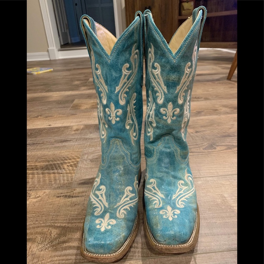 Corral boots